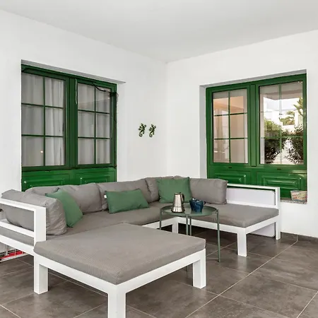 Home2book Sunny Retreat & Pool, Apartment