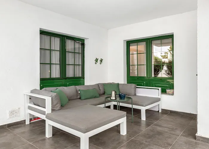 Home2book Sunny Retreat & Pool, Apartman