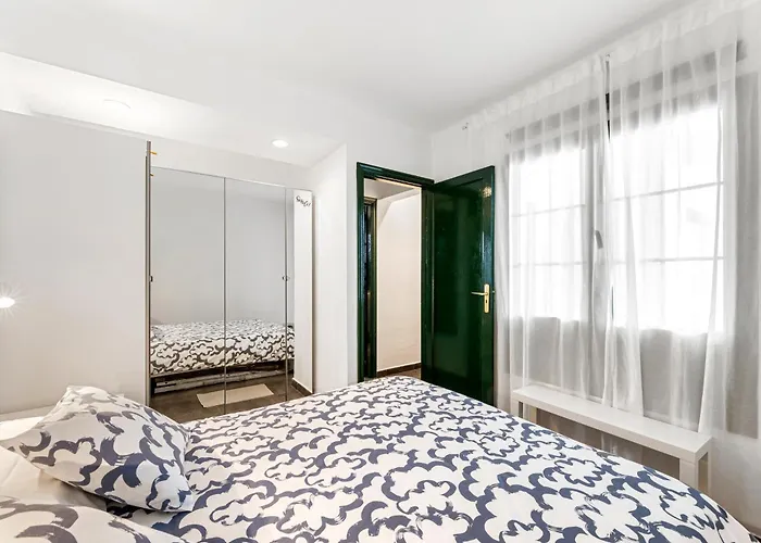 Home2book Sunny Retreat & Pool,