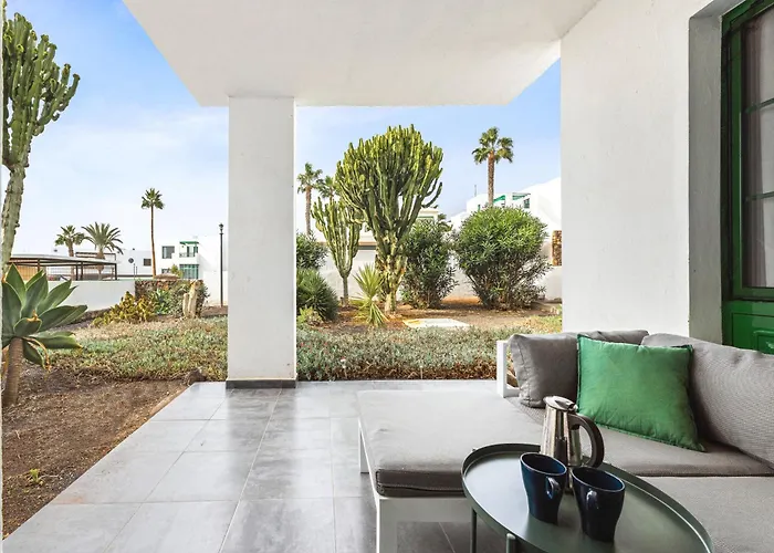 Home2book Sunny Retreat & Pool,