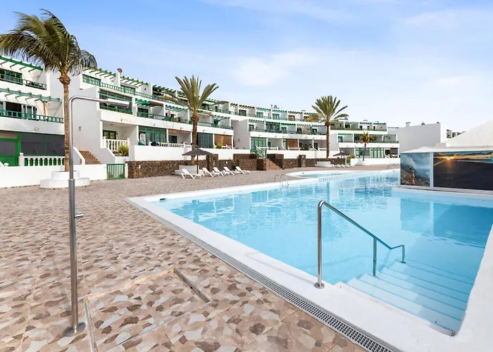 Home2book Sunny Retreat & Pool, *